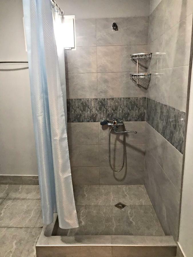Season Hotel Kutaisi Eksteriør billede