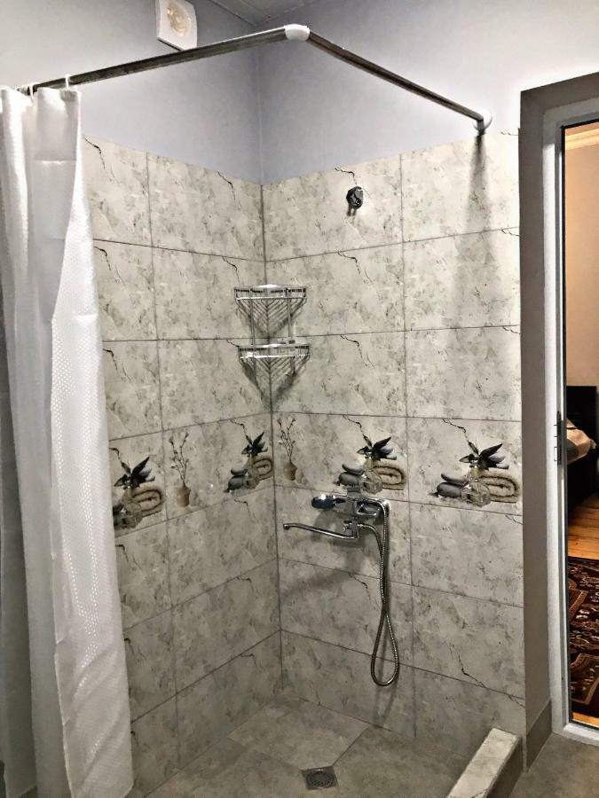 Season Hotel Kutaisi Eksteriør billede